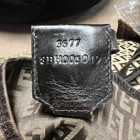 FENDI HANDBAG - Picture 6 of 6